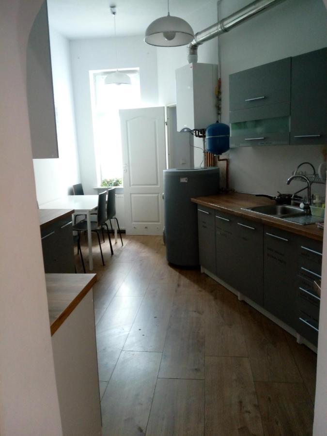 Hostel Tulip - Pokoj Nr 8 Ze Wspolna Lazienka I Kuchnia Szczecin Bagian luar foto